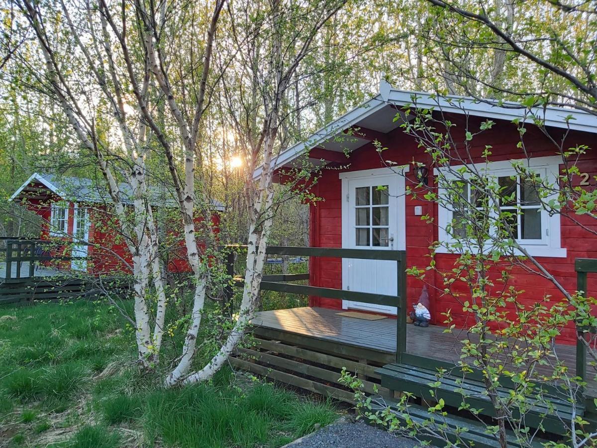 Bakkakot 2 - Cozy Cabins In The Woods アークレイリ エクステリア 写真