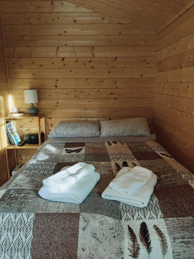 Bakkakot 2 - Cozy Cabins In The Woods アークレイリ エクステリア 写真